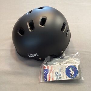 Outdoor Master OM-SKB Multi Sport Helmet Matte Black Size Medium NWT